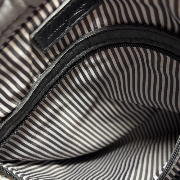 Floral Patterned Shoulder Bag - Picture 8 of 12